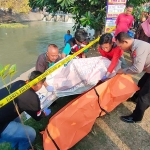 Penemuan jenazah yang diketahui bernama Suwarno (49), warga Kalijudan, Surabaya.