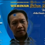 Ketua AMSI Jatim, Arief Rahman saat menjadi narasumber di Webinar Bahasa Jurnalistik "Strategi Penulisan Artikel Ilmiah di Media Massa".