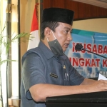 Asisten Perekonomian dan Pembangunan Setda Pemkot Pasuruan Yudhi Harnendro, S.H., M.Si. saat memberikan sambutan dalam pembukaan Lomba MTQ Tingkat Kota Pasuruan bertempat di Ruang Pertemuan Untung Suropati.