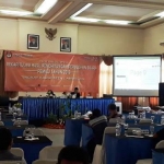 Suasana rekapitulasi pemilu 2019 di KPU Lamongan.

