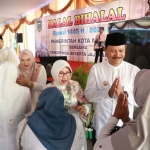 Wali Kota Madiun Maidi bersama jajaran dalam kegiatan halal bihalal bersama forkopimda, para ASN, dan legislatif di Balai Kota Madiun, Selasa (16/4/2024). Foto: Diskominfo Kota Madiun