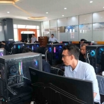 Peserta acara Cyber Security Training, untuk Tim Pusdatin Kementerian Sosial RI di Laboratorium Networking Technologies and Intelligent Cyber Security (NETICS), Departemen Teknik Informatika Institut Teknologi Sepuluh Nopember (ITS), Surabaya, Rabu (08/05/2024). Foto: MSN/ BANGSAONLINE