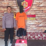 Pelaku judi togel saat diamankan di Mapolsek Ngadiluwih. Foto: Ist.