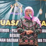 Ketua Umum PP Muslimat NU, Khofifah Indar Parawansa, saat memberi sambutan.