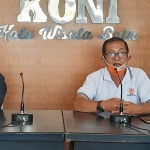 Ketua KONI Kota Batu Drs. Mahfud, saat memberikan keterangan pers, Selasa (8/9).