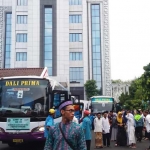 CJH Bojonegoro saat mengikuti pelepasan di Pendapa Pemkab Bojonegoro, kemarin. foto: EKY NURHADI/ BANGSAONLINE