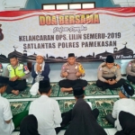 Kegiatan zikir dan pembentukan santunan kepada anak yatim di Musala Kantor Satlantas Polres Pamekasan. 