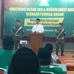 SAMBUTAN: Wagub Jatim H Saifullah Yusuf (Gus Ipul) saat membuka Konferensi Besar XXII dan Konsolidasi Nasional GP Ansor, di Hotel Utami, Juanda, Sidoarjo, Sabtu (16/9). foto: mustain/ BANGSAONLINE