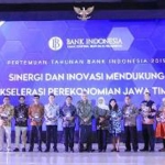 Gubernur Jawa Timur Khofifah Indar Parawansa dalam Pertemuan Tahunan Bank Indonesia (PTBI) Jawa Timur 2019, di Dyandra Convention Hall, Surabaya, Selasa (17/12). foto: istimewa/ bangsaonline.com