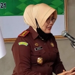 Darfiah S.H., Kajari Trenggalek saat memberikan sambutan dalam launching Pelayanan Terpada Keliling.