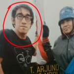 Korban Muhammad Naam Kurniawan saat foto di Puncak Ogal-Agil Gunung Arjuno.