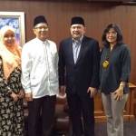 KH Cholil Nafis dan isteri bersama Ben Perkasa Drajat, DCM KBRI Tokyo beserta istrinya. foto: istimewa