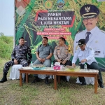 Sesi tanya jawab usai panen padi nusantara 1 juta hektare di Desa Perreng, Kecamatan Burneh, Bangkalan, Sabtu (11/3/2023).