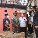 Kapolres Ngawi meresmikan dimulainya pembangunan Rumah Layak Huni (RLH).