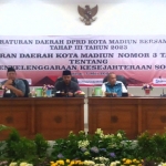 Wali Kota Madiun memimpin jalannya evaluasi Perda Kota Madiun Nomor 3 tahun 2017.