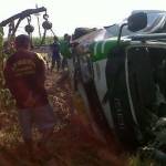 RINGSEK – Truk terlempar beberapa meter dari akibat dihantam kereta api (KA), di Desa Kepuhanyar, Kecamatan Mojoanyar, Mojokerto, Rabu (10/9/2014). Foto : ahmad gunadhi/BangsaOnline

