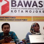 Panwaslu menyampaikan kunci sukses Pilkada adalah bebasnya pelaksaan Pilwali dari Politik Uang dan Isu SARA. foto: YUDI EP/ BANGSAONLINE