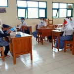 Uji coba KBM tatap muka terbatas di SMKN 2 Batu.