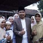 Muhammad Fawait, Ketua Fraksi Partai Gerindra DPRD Jatim saat kegiatan bersama ibu-ibu pengajian. Foto: Ist.