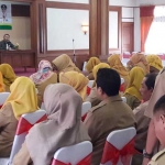 Ratusan pejabat selevel Kasubbag dan staf Pemkab Gresik saat mengikuti sosialisasi kepegawaian yang diadakan BKD. foto: SYUHUD/ BANGSAONLINE