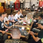 Duduk Bareng aliansi LSM se-Kabupaten Pasuruan dalam rangka mempersiapkan gugatan ke MK terkait proyek SPAM Umbulan. foto: HABIBI/ BANGSAONLINE