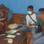 Tersangka saat diamankan oleh anggota Unit Pidum Satreskrim Polresta Sidoarjo. (foto: ist)