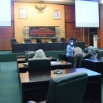 Suasana rapat paripurna di gedung DPRD Jombang tampak lengang. foto: AAN AMRULLOH/ BANGSAONLINE