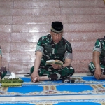 Suasana doa bersama dalam rangka menyambut HUT ke-56 Korem 084/BJ, Senin (01/08/2022).