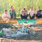 Selamatan di salah satu petilasan leluhur di Desa Milangasri, Kecamatan Panekan, Magetan. Foto: ANTON SUROSO/BANGSAONLINE