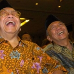 Gus Dur dan Gus Sholah dalam sebuah kesempatan.