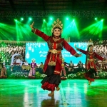 Tarian terbang bandung yang ditampilkan oleh siswa-siswi MTsN dan MAN Kota Pasuruan.