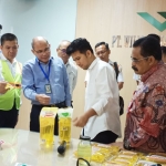 Wagub Jatim Emil Elistianto Dardak saat dialog dengan jajaran Direksi PT. Wilmar Nabati Indonesia. foto: SYUHUD/ BANGSAONLINE