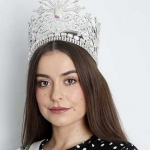 Abbey-Anne Gyles-Brown, pemenang Miss Earth Inggris. foto: mirror.co.uk