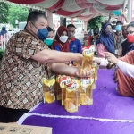 Suasana Bazar Ramadan yang digelar di halaman pabrik PT Tjiwi Kimia.