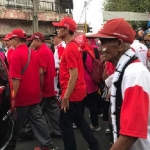 Tukimin, kakek berumur 113 tahun saat mengikuti gerak jalan Tajem sejauh 30 Km.