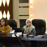 Pj Wali Kota Kediri, Zanariah, dan Tim dari Direktorat Koordinasi dan Supervisi Wilayah III Deputi Bidang Koordinasi dan Supervisi KPK, Nindyasunardini. Foto: Ist