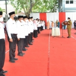 Bupati Gresik Fandi Akhmad Yani saat melantik pejabat, beberapa waktu lalu. foto: SYUHUD/ BANGSAONLINE