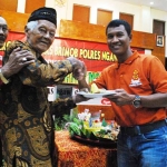 Foto potong tumpeng oleh Wakapolres Ngawi.