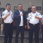 Anggota Komisi V DPR RI H. Syafiuddin bersama Kepala BPTD Wilayah XI Jawa Timur Hanura Kelana Irianto dan jajaran.