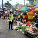 Bripka Annisa Saraswati, Polwan Polres Blitar Kota yang gencar sosialisasi prokes.