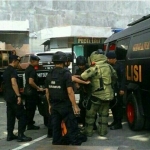  Warga sekitar terminal Pandaan Pasuruan digegerkan dengan adanya penemuan tas yang mencurigakan, Minggu (20/05) sekitar pukul 07.40 WIB.