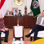 Menteri ATR/Kepala BPN, Agus Harimurti Yudhoyono (AHY), saat berdiskusi membahas peluang kerja sama dengan Mission Director of USAID Indonesia, Jeffery P. Cohen.