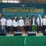 Para kiai, pengurus PCNU Bangil, pejabat pemkab, dan petinggi TNI-Polri di Pasuruan saat mengikuti istighosah kubro.