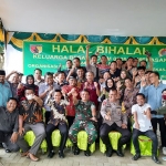 Dandim 0826/Pamekasan, Letkol Inf Ubaidillah, saat foto bersama insan pers di wilayahnya.