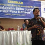 Sunaryo, Direktur Pengelolaan Media Publik Kementerian Kominfo saat memberikan paparan.