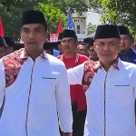 Bakal calon Bupati dan Wakil Bupati Bangkalan, Lukman Hakim (kiri) dan Fauzan Ja