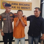 Pelaku pencabulan saat berada di Mapolres Probolinggo Kota.