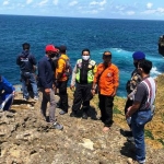 Pantai Keben Tebing Loncor di Blitar Selatan.