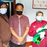 Warga Kota Blitar yang hendak mengadopsi bayi perempuan yang ditemukan di kebun.