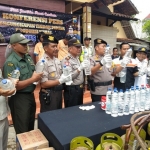 Polres Tuban saat menggelar konferensi pers di Mapolres.